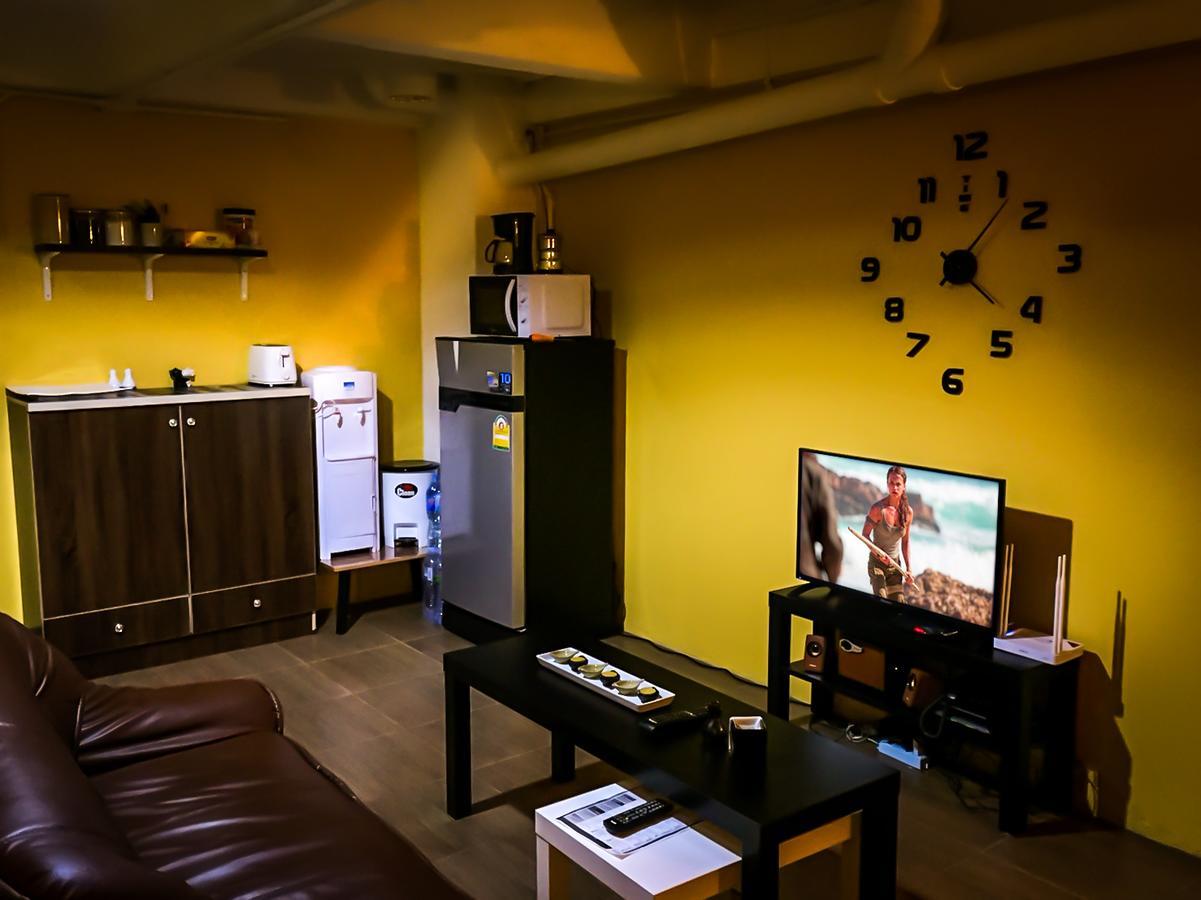 Хостел Artistel (Adults Only) Чиангмай Экстерьер фото